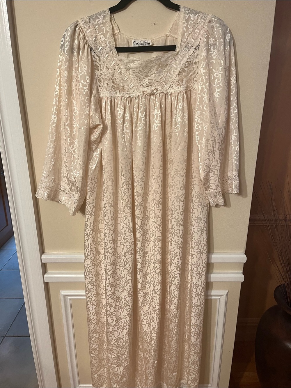 Vintage 70’s Christian Dior Le Connaisseur Women’s Ivory Satin Lace Nightgown M